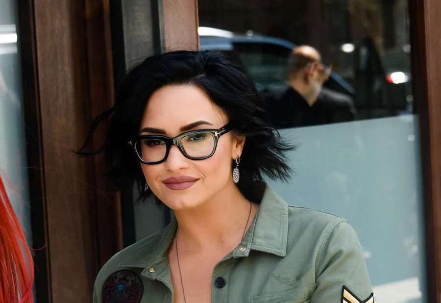 عینک Demi-Lovato