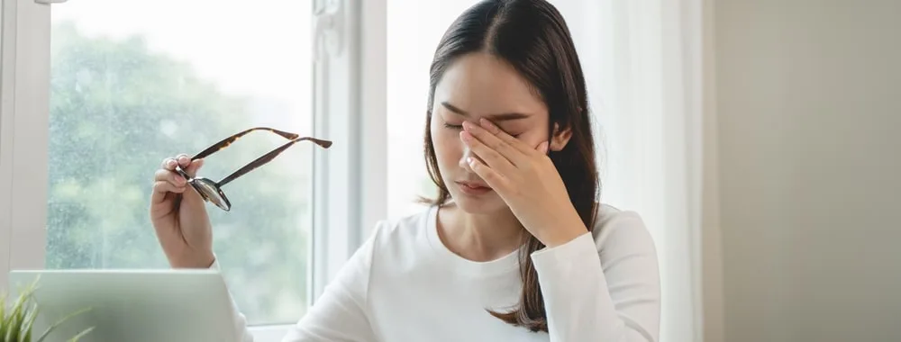 علت سردرد بعد از زدن عینک جدید چیست؟
