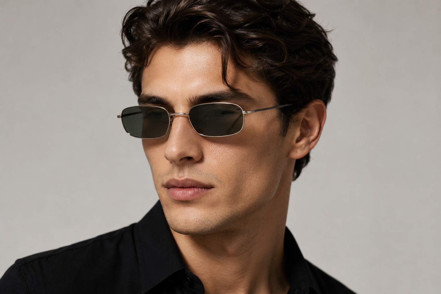 Minimal Wire-Frame Sunglasses